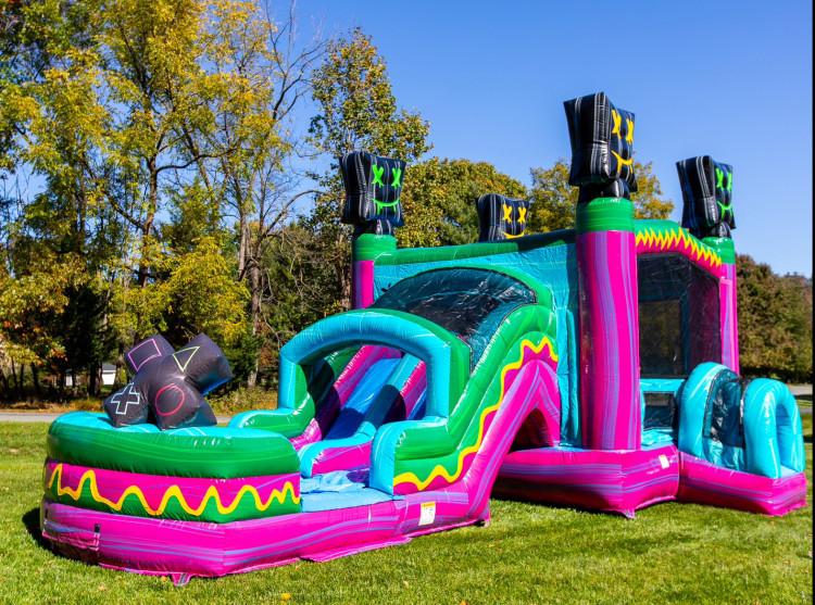 Bounce Houses With Slides